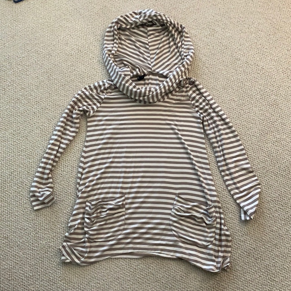 Brown and white threads hoodie medium
